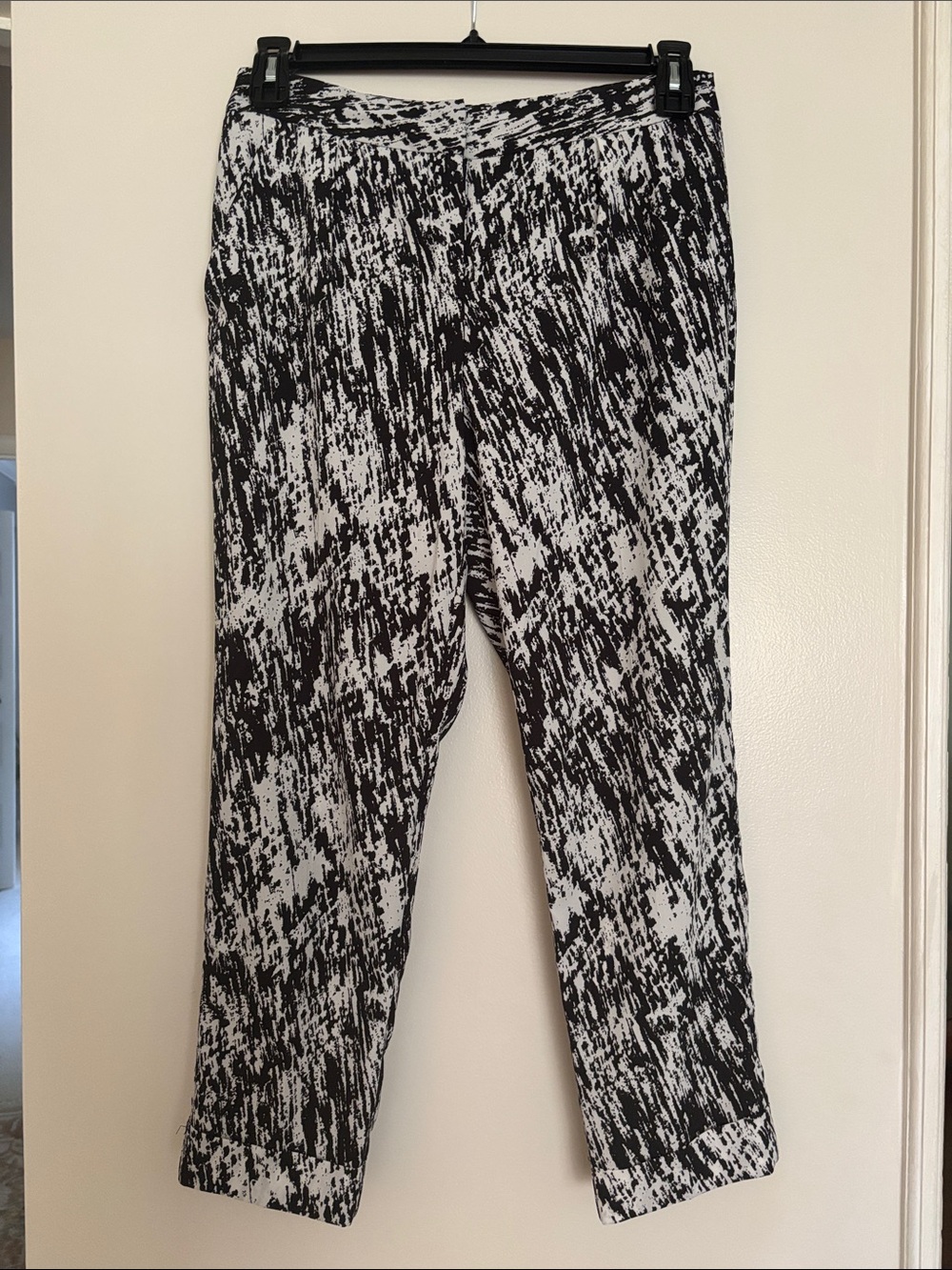 DKNYC Black and White Abstract Print Trousers